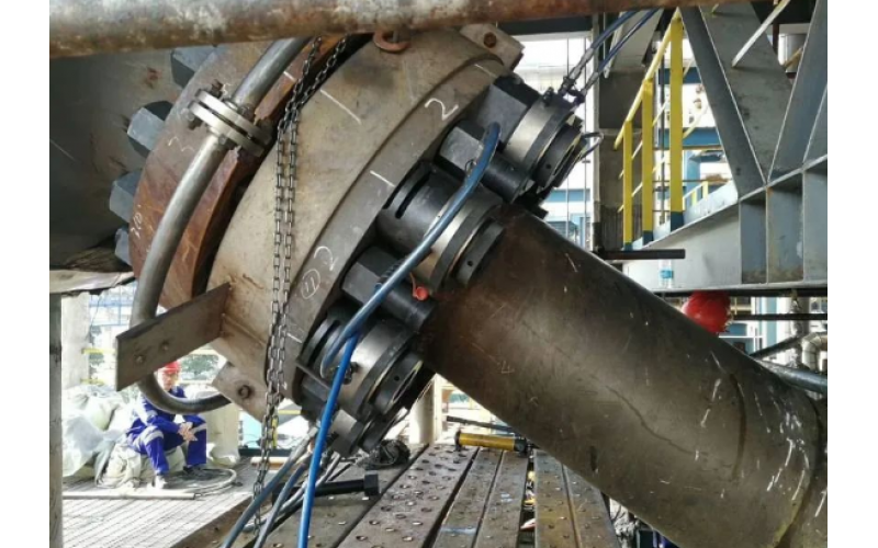 化肥氨合成塔顶盖螺栓预紧客户选用od网页版入口_OD（中国）官方KWZK液压螺栓拉伸器